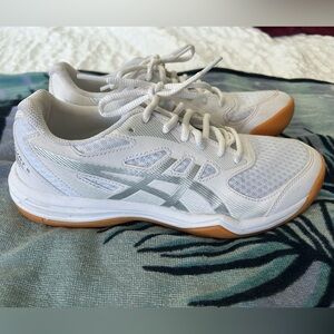 ASICS Upcourt 5- women’s White Size 8-volleyball shoe